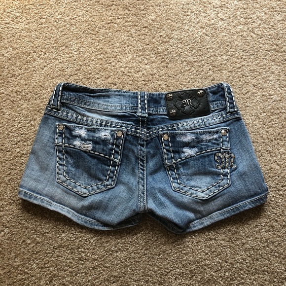 Miss Me Shorts Size 25 - Picture 1 of 6